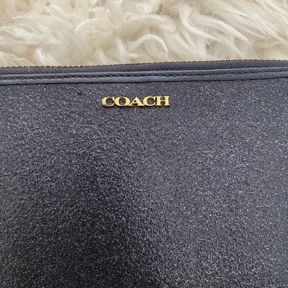 Coach wristlet - Picture 3 of 7